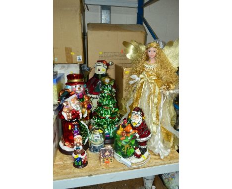 A GROUP OF ORNAMENTAL CHRISTMAS DECORATIONS, including a leaded glass style lamp (some boxed) (9)