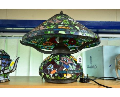 A LARGE MUSHROOM SHAPED TIFFANY STYLE LAMP, height approximately 41cm