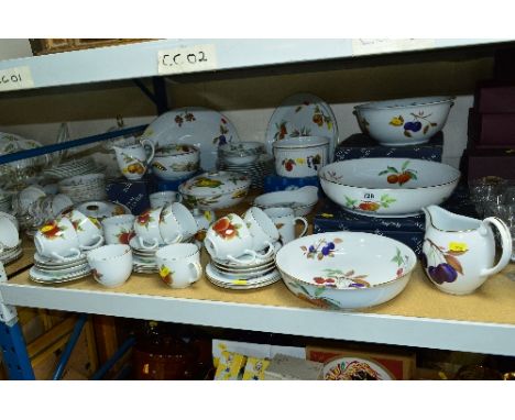 A QUANTITY OF ROYAL WORCESTER EVESHAM PATTERN DINNER WARES, some boxed, includes serving platters and dishes, covered tureens