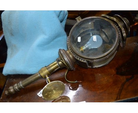 A 20TH CENTURY BRASS COACH LAMP, with a wall bracket and electrical wiring