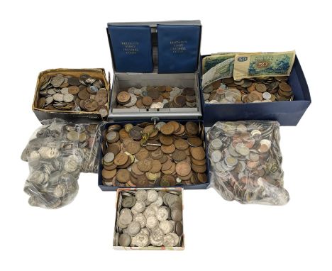 Coins and banknotes, including Great British pre-decimal coinage, Britain's first decimal coins in blue wallets, commemorativ