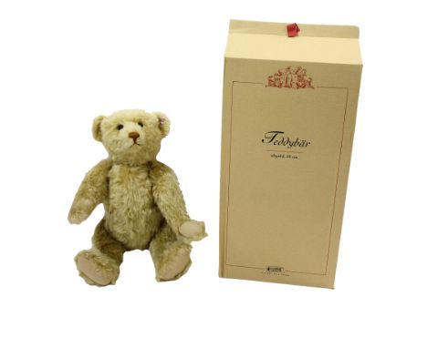 STEIFF TEDDY BEAR - BOXED a modern Steiff Teddy Bear Teddybar Altgold, No 534 of 4000 produced. With a white label and button