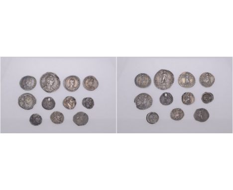 Gratian (367-383), light miliarensis, Rome (S. 19955), pitted, fine; with siliquae of Gratian, Valentinian II, Magnus Maximus