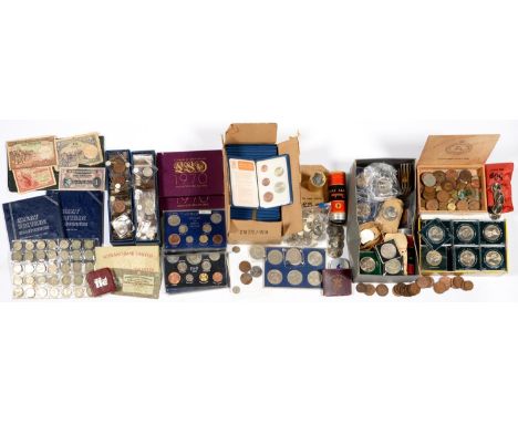 AN EXTENSIVE STOCK OF UNITED KINGDOM Cu Ni COMMEMORATIVE CROWNS, INCLUDING CORONATION AND CHURCHILL, B. U. YEAR SETS, FLORINS