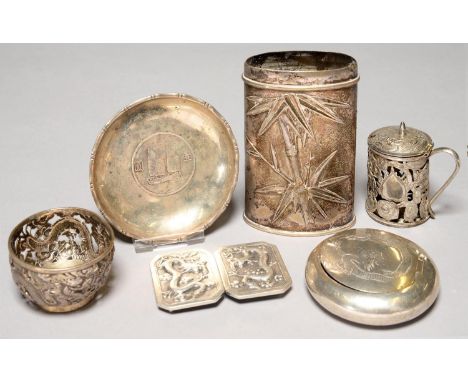 A SMALL COLLECTION OF CHINESE EXPORT SILVER ARTICLES, LATE 19TH AND EARLY 20TH C, TO INCLUDE AN OVAL CANISTER CHASED WITH BAM