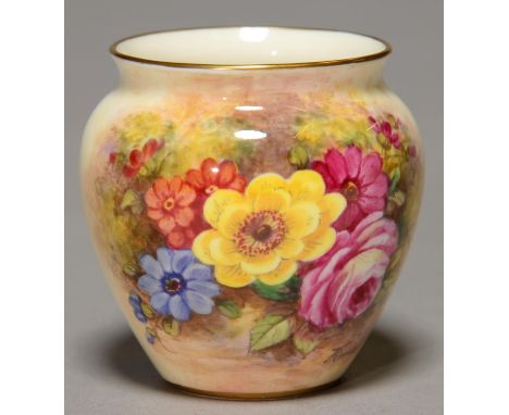 A ROYAL WORCESTER VASE, 1952, PAINTED BY FREEMAN, SIGNED, WITH FLOWERS, A SINGLE FLOWER TO THE REVERSE, THE RIMS GILT, 7CM H,