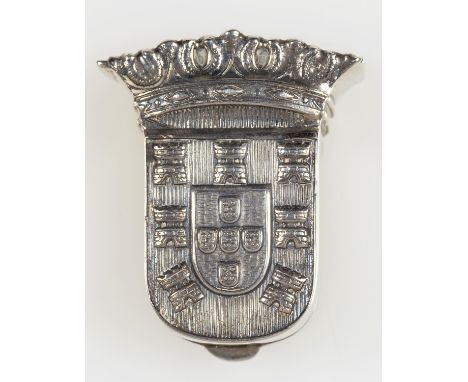 A PORTUGUESE SILVER SNUFF BOX, 20TH C, IN THE FORM OF THE HERALDIC CROWN AND SHIELD OF ARMS OF PORTUGAL, DOUBLE SIDED, 45 X 3
