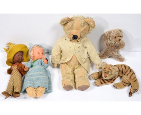 MISCELLANEOUS SOFT TOYS, SECOND QUARTER 20TH C, TO INCLUDE A FELT CHARACTER DOLL IN CHEQUERED DUNGAREES AND YELLOW FELT HAT, 