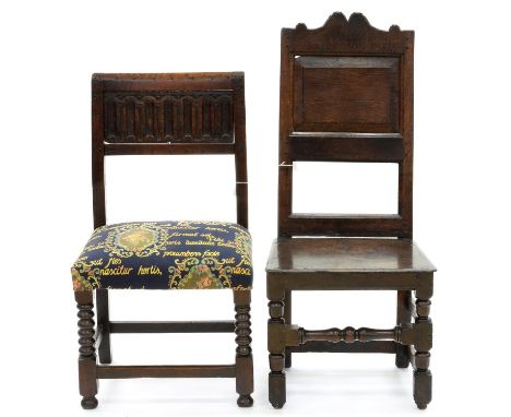 AN 18TH C PANELLED OAK HALL CHAIR, SEAT HEIGHT 40CM AND ANOTHER, SIMILAR, ON SPIRAL TURNED FRONT LEGS WITH MACHINE TAPESTRY C