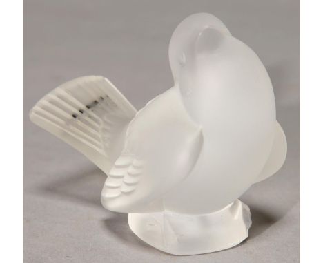 A LALIQUE FROSTED GLASS MODEL OF A BIRD, 8.5CM H, ENGRAVED LALIQUE FRANCE Good condition