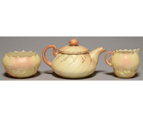 A LOCKE &amp; CO WORCESTER TEAPOT AND COVER AND CREAM JUG AND SUGAR BOWL, C1902-14, IN SHADED APRICOT AND GILT, TEAPOT AND CO