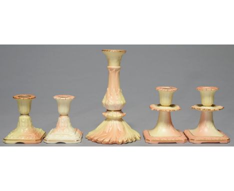 ONE AND TWO PAIRS OF LOCKE &amp; CO WORCESTER CANDLESTICKS, C1902-14, MOULDED WITH LEAVES IN SHADED APRICOT AND GILT, 9-18CM 