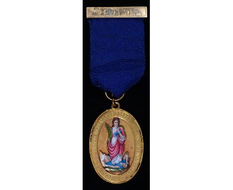 AN 18CT GOLD AND ENAMEL CHAIRMAN'S JEWEL OF THE ST PANCRAS LICENSED VICTUALLERS BERERSELLERS PROTECTION ASSOCIATION, ENGRAVED