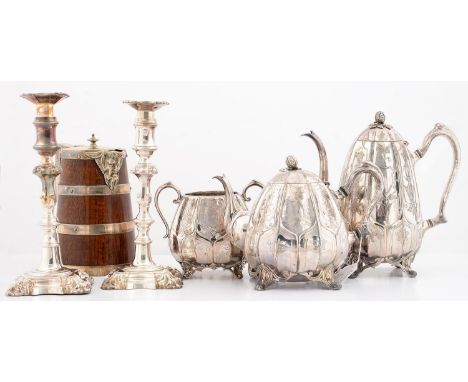 A VICTORIAN EPNS MOUNTED MASK LIPPED OAK LEMONADE JUG, C1880, 21CM H, A PAIR OF EPNS CANDLESTICKS IN MID 18TH C ENGLISH STYLE