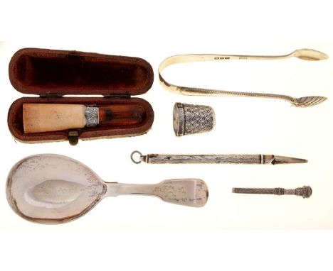 A WILLIAM IV SILVER CADDY SPOON, FIDDLE PATTERN, BY HYAM HYAMS, LONDON 1831, A PAIR OF SILVER SUGAR BOWS, THIMBLE, SILVER MOU