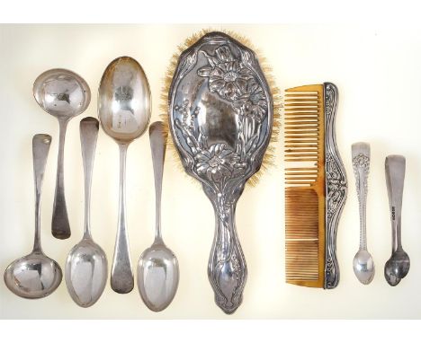 A PAIR OF GEORGE V SILVER SAUCE LADLES AND A PAIR OF DESSERT SPOONS AND A TABLE SPOON EN SUITE, OLD ENGLISH PATTERN, BY WALKE