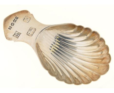 AN ELIZABETH II SILVER CADDY SPOON, SHELL BOWL, 82MM, BY A MARSTON &amp; CO, BIRMINGHAM 1987, 11 DWT Good condition