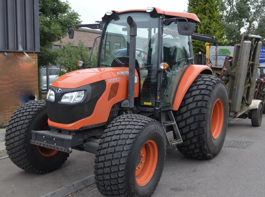 Kubota M9960 Tractor Road Registered, Front Tractor Weights are