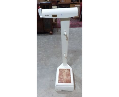A set of Avery 120kg weighing scales