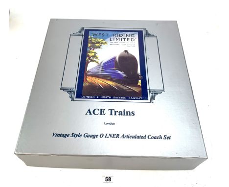 Ace Trains 0 gauge Vintage Style LNER Articulated Coach Set 'West Riding Limited', boxed