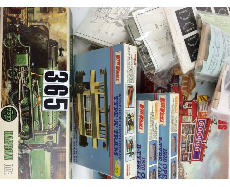 A Collection of Plastic Model Kits, various, all complete G-VG (23)