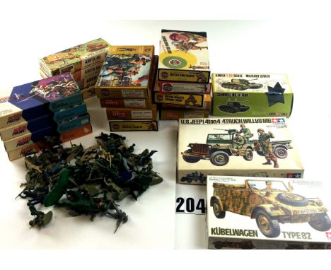 Airfix and Other Makers Military Figures and Vehicles; Airfix Military 1:32 scale military figures (10), Cromwell Tank and th