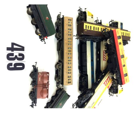 A mixed lot of OO gauge by various makers and Triang TT Gauge: comprising Triang 'Blue Pullman' driving and trailing cars in 
