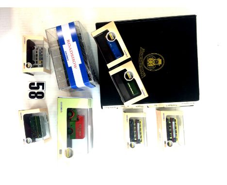 Oxford Omnibus N Scale Commercials Roadshow Series Boxed Buses: various models,  M, boxes VG (15) toegether with a Oxford cat