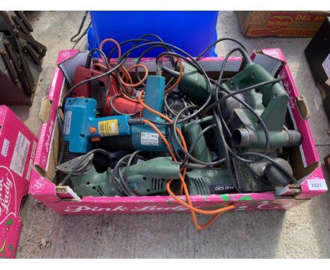 AN ASSORTMENT OF POWER TOOLS TO INCLUDE A BOSCH SANDER AND WOOD PLANE ETC