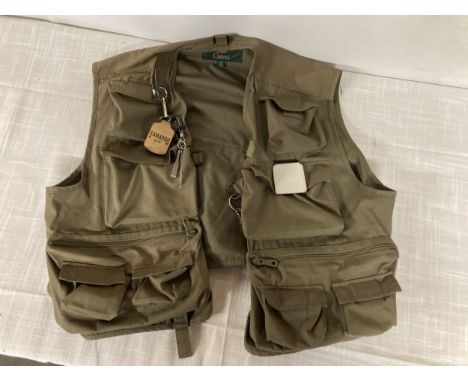 A VINTAGE ORVIS XL FLY FISHING GILET WITH VARIOUS TOOLS ATTATCHED