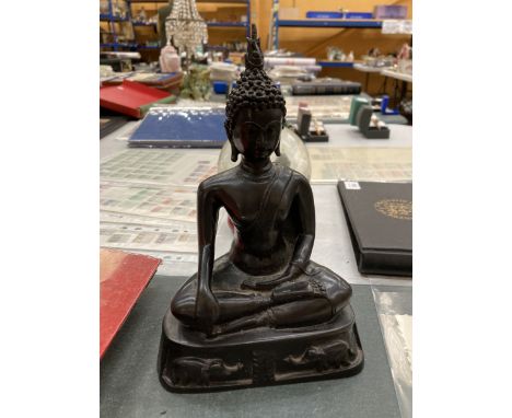 A HEAVY BLACK THAI BUDDHA STATUE 10" TALL