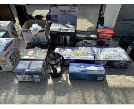 AN ASSORTMENT OF ITEMS TO INCLUDE A KETTLE, COFFEE GRINDER AND STICK BLENDER ETC