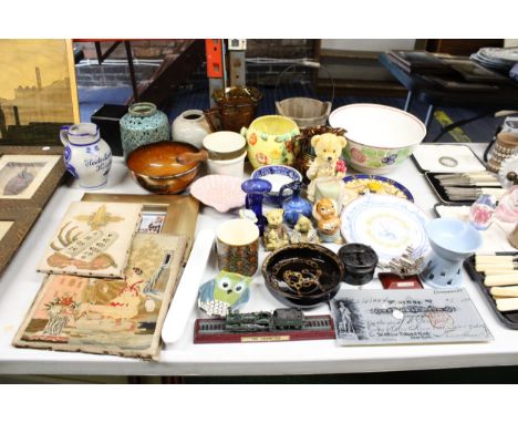 A LARGE MIXED LOT TO INCLUDE VASES, PENDELFIN BUNNY 'DOODLE', MODEL TRAIN, TAPESTRIES ETC