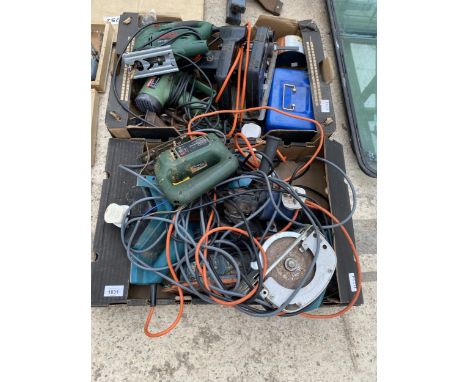 AN ASSORTMENT OF POWER TOOLS TO INCLUDE A BOSCH JIGSAW, BLACK AND DECKER CIRCULAR SAW AND A POWER CRAFT ANGLE GRINDER ETC