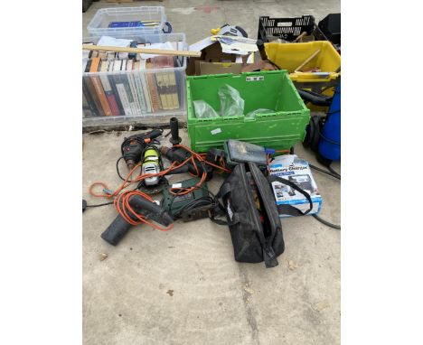 AN ASSORTMENT OF TOOLS TO INCLUDE AN ANGLE GRINDER, BOSCH JIGSAW AND AN ELECTRIC SANDER ETC