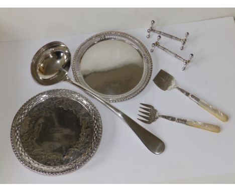 An EP ladle, carver rests and other items.