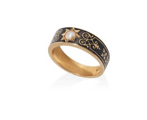 set with a seed pearl, with black and gold enamel detail throughout, stamped WM 18Ring size: L/M