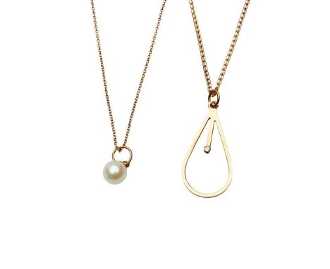 to include a 9ct gold drop-shaped pendant set with a small round-cut diamond, to a trace link chain; and a cultured pearl pen
