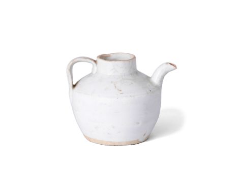 A Chinese qingbai-glazed ewerSong/Yuan dynastyThe tapered body with an incised ring design to the edge of the broad shoulder,