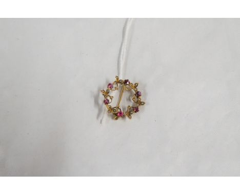 9CT GOLD RUBY &amp; PEARL CIRCULAR BROOCH 