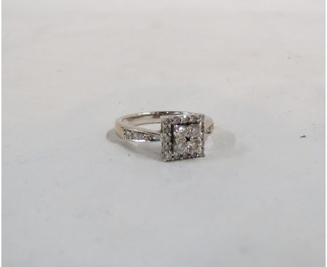 18CT GOLD DIAMOND RING WITH OVER HALF CARAT OF DIAMONDS 