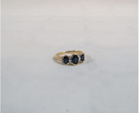 9CT GOLD SAPPHIRE &amp; DIAMOND RING