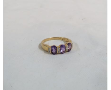 9CT GOLD DIAMOND &amp; AMETHYST RING 