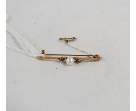 9 CARAT GOLD &amp; PEARL BROOCH