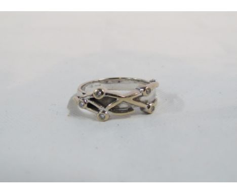 18CT WHITE GOLD &amp; DIAMOND RING