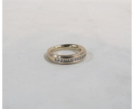18CT GOLD DIAMOND RING WITH 0.36 CARAT OF DIAMONDS 
