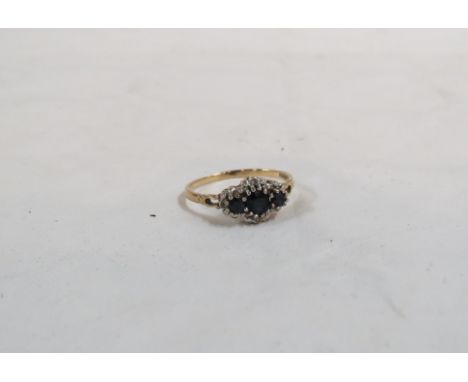 9CT GOLD SAPPHIRE &amp; DIAMOND RING 