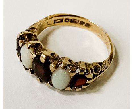 9CT CRYSTAL OPAL &amp; GARNET RING - SIZE K