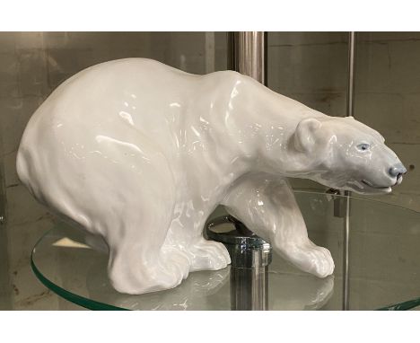LARGE ROYAL COPENHAGEN POLAR BEAR 1137 - 16.5 CMS (H) APPROX