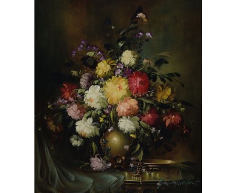 Gerhard Merfort, geb. 1927 Hennersdorf,  Üppiges Blumenstillleben im Stil der alten flämischen Meister, Öl/Lwd, rechts unten 